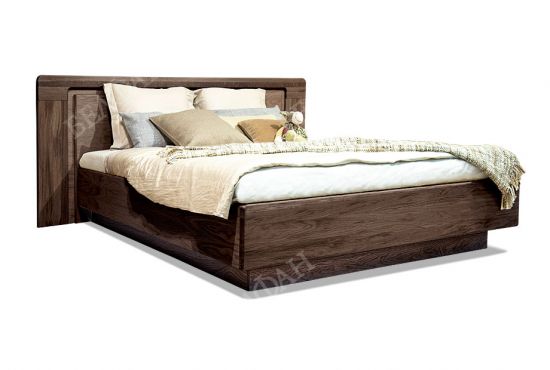 Двуспальная кровать с закругленными углами