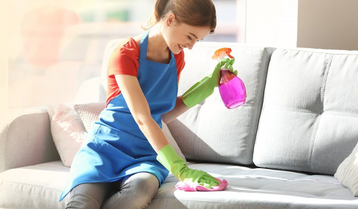 Средство для мытья диванов из ткани с устранением запаха